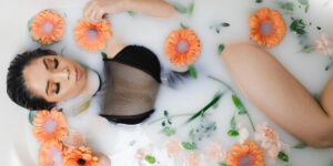 Read more about the article Milk and Bath Ritual: Unveiling the Benefits and Best Recipes